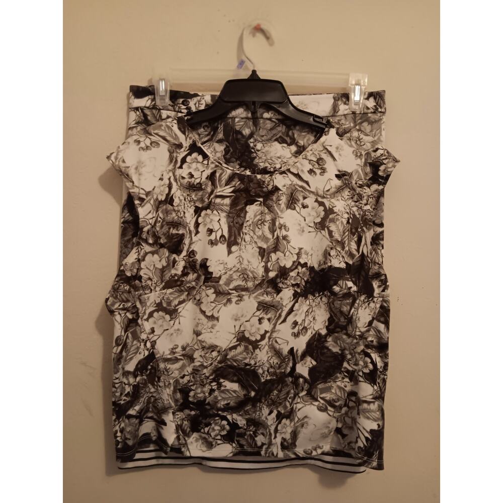 Robert Rodriguez Suit, Women's size 10/14, Skirt & Blouse, Floral, EUC